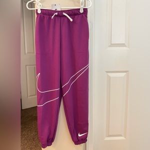 NWT GIRLS NIKE OVERSIZED FIT PURPLE SWEATS W/‎ Swoosh across front
